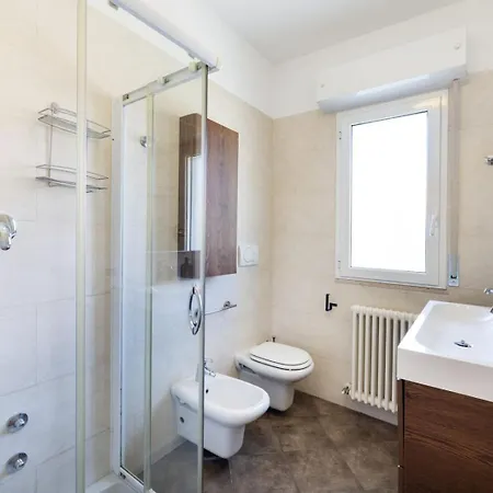Faros Apartament *